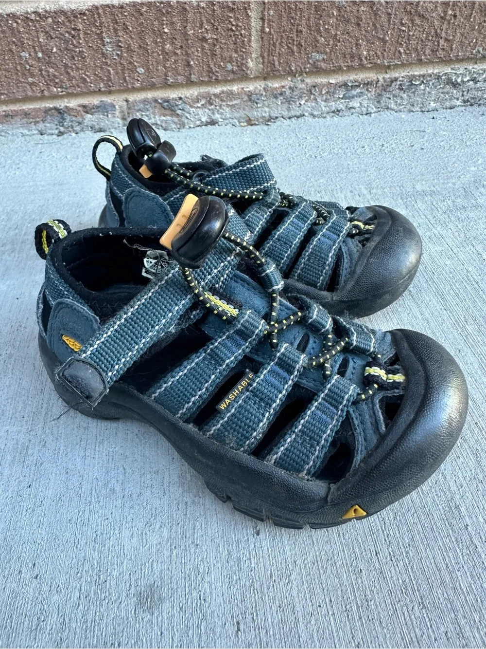 Keen Newport H2 Sandals Water Shoes Boys Size 8 Blue